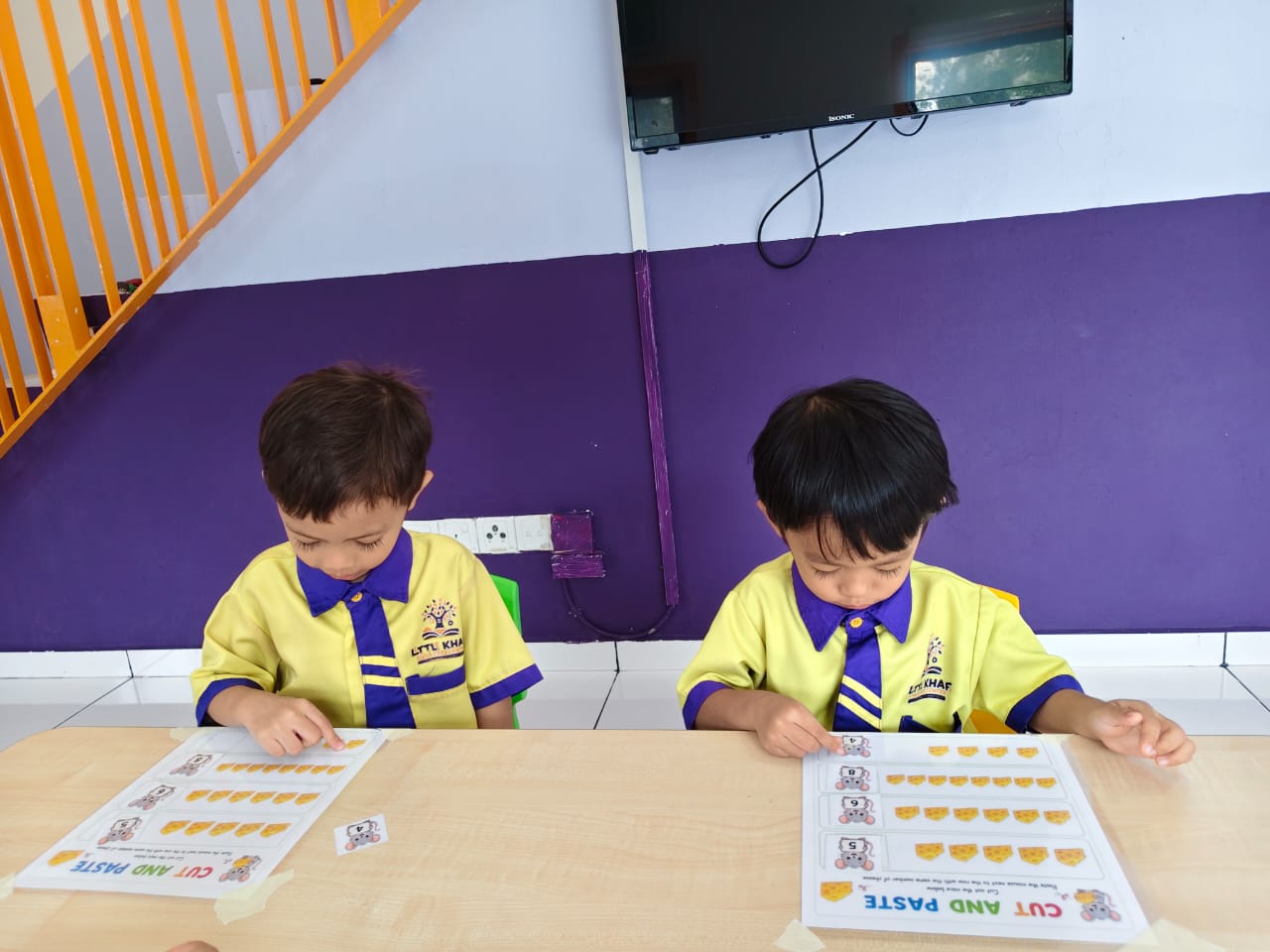 Belajar mengira bersama. Meneroka konsep bilangan melalui gambar.